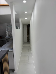 Photo de galerie - Réalisation d’une cloison de séparation 