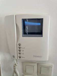 Photo de galerie - Pose interphone Bticino