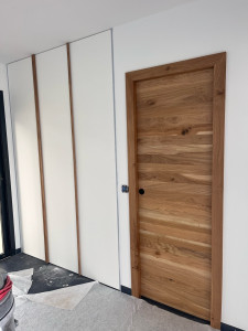 Photo de galerie - Porte coulissante et porte des placards