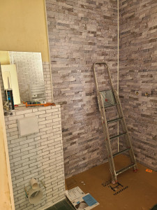 Photo de galerie - Pose panneau mural pvc salle de bain