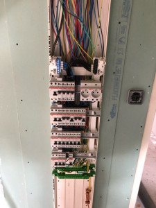 Photo de galerie - Pose d'un tableau