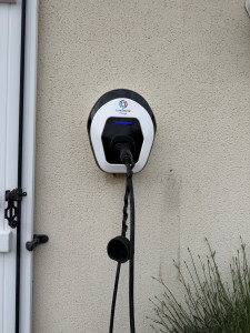 Photo de galerie - Pose de borne de recharge 