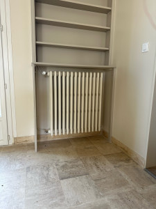 Photo de galerie - Remplacement ensemble robinet thermostatique radiateur dépose pour mise en peinture et repose du radiateur fonte.