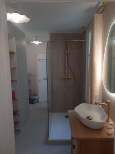 Photo de galerie - Installation complète d'une salle de bain. 