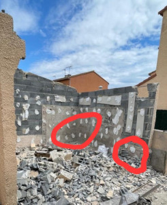 Photo de galerie - Casse de 3 pans de mur et évacuation des gravats