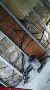 Photo de galerie - Placements des gaines pour le passage des fils électrique  pour des interrupteurs commandants des lampes 