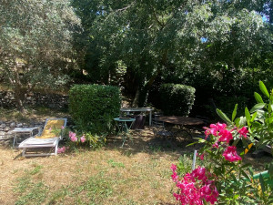 Photo de galerie - Un petit aperçu du jardin