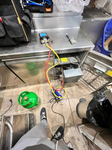 Photo de galerie - Une recharge d’une saladette dans un restaurant pizzeria 