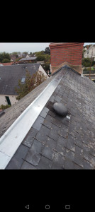 Photo de galerie - Remplacement d'un faîtage zinc 