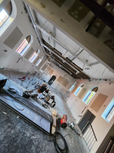 Photo de galerie - Renovation d un theatre doublages bandes et légé ratissage en 1 passe 