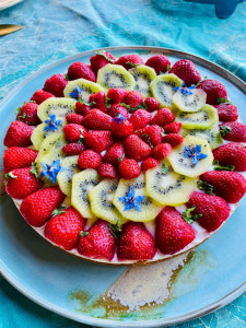 Photo de galerie - Le gâteau préparé avec Noa 6 ans pour l’anniversaire de sa maman
