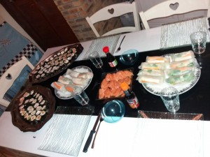Photo de galerie - Table de rouleau de printemps...sashimis..sushis...