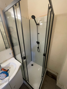 Photo de galerie - Remplacement d’une cabine de douche
