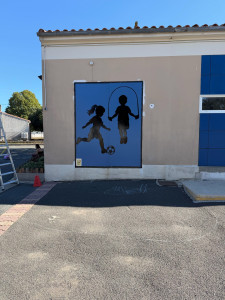 Photo de galerie - Peinture fresque dans une école 