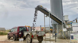 Photo de galerie - Béton / chappe prêt à l' emploi, sable, grève etc...