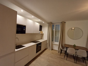 Photo de galerie - Cuisine sur mesure 
Remplacement fenêtres 
Remplacement parquets 
Decoration ameublement etc.