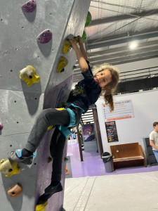 Photo de galerie - Fan d’escalade ! je débute mais m’en sors et peux assurer sans soucis! 