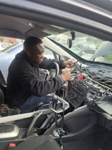 Photo de galerie - Recherche des panne testé et remplacer la ventilation dans le tableau de bord 