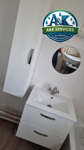 Photo de galerie - Pose d'un meuble, et pose d'un meuble vasque + correction plomberie 