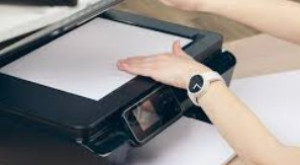 Photo de galerie - Utilisation d'une imprimante scanner, pour scanner des document pro 