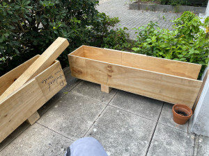 Photo de galerie - Aménagement de bac à fleurs ou des plantes aromatiques sur terrasse ou en balcon 