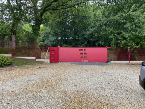 Photo de galerie - Pose clôture avec portail et motorisation 