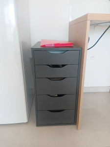 Photo de galerie - Montage petit meuble d'arrangement a 5 tiroirs 