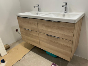 Photo de galerie - Meuble Vasque avec ses mitigeur .