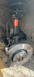 Photo de galerie - Changement disques plaquettes de freins, amortisseurs et triangles