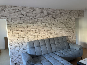 Photo de galerie - Pose d'un parquet peint intissé à raccord.