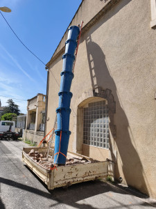 Photo de galerie - En plus de la location de benne nous proposons aussi de la goulotte a gravats 