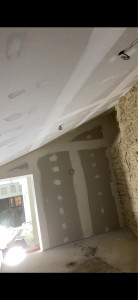 Photo de galerie - Aménagement et réalisation des travaux de placo et bandes à joints – salle arrière du restaurant.