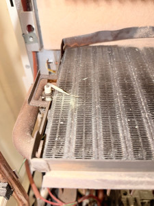 Photo de galerie - Dépannage sur chaudière ELM Leblanc