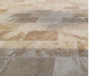 Photo de galerie - Pose de travertin 