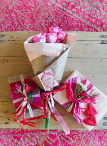 Photo de galerie - Création de paquets cadeaux sur mesure 