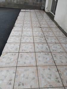 Photo de galerie - Après nettoyage de la terrasse avec nettoyeur haute pression 