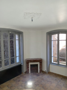 Photo de galerie - Renovation d'une piece de vie.
Plafont murs   fenêtre  radiateur 