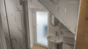 Photo de galerie - Habillage d'une SDB ( faience 