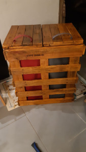 Photo de galerie - Fabrication d'un coffre à linge sale à partir de bois de palette 