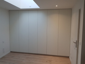 Photo de galerie - Création Dressing sur Mesure 6 porte. Extérieur