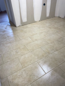 Photo de galerie - Pose d’un carrelage 30x60, joint beige