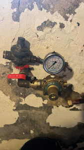 Photo de galerie - Changement, réducteur de pression plus vanne 