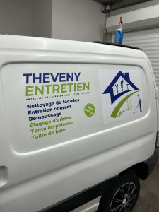 Photo de galerie - Mise en place de publicité de notre entreprise sur nos véhicules de fonction ! ?