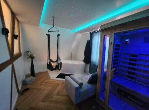 Photo de galerie - Ciel étoilé , bande led , pose carrelage , posé parquet 