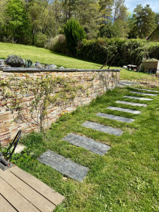 Photo de galerie - Pose dalle de shiste pour passage 