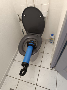 Photo de galerie - Débouchage WC a la pompe 