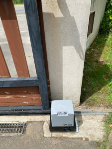 Photo de galerie - Remplacement moteur faac portail coulissant 