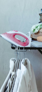 Photo de galerie - Bonjour, je propose du repassage soigné et rapide ? Je suis disponible si besoin.