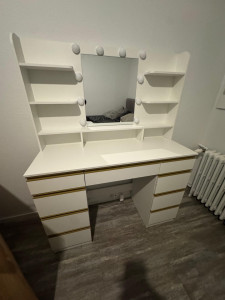 Photo de galerie - Coiffeuse 