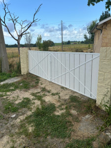 Photo de galerie - Bricolage et multi services